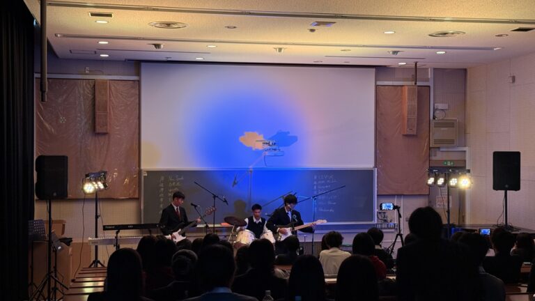 軽音楽部　岸和田高校で交流ライブ